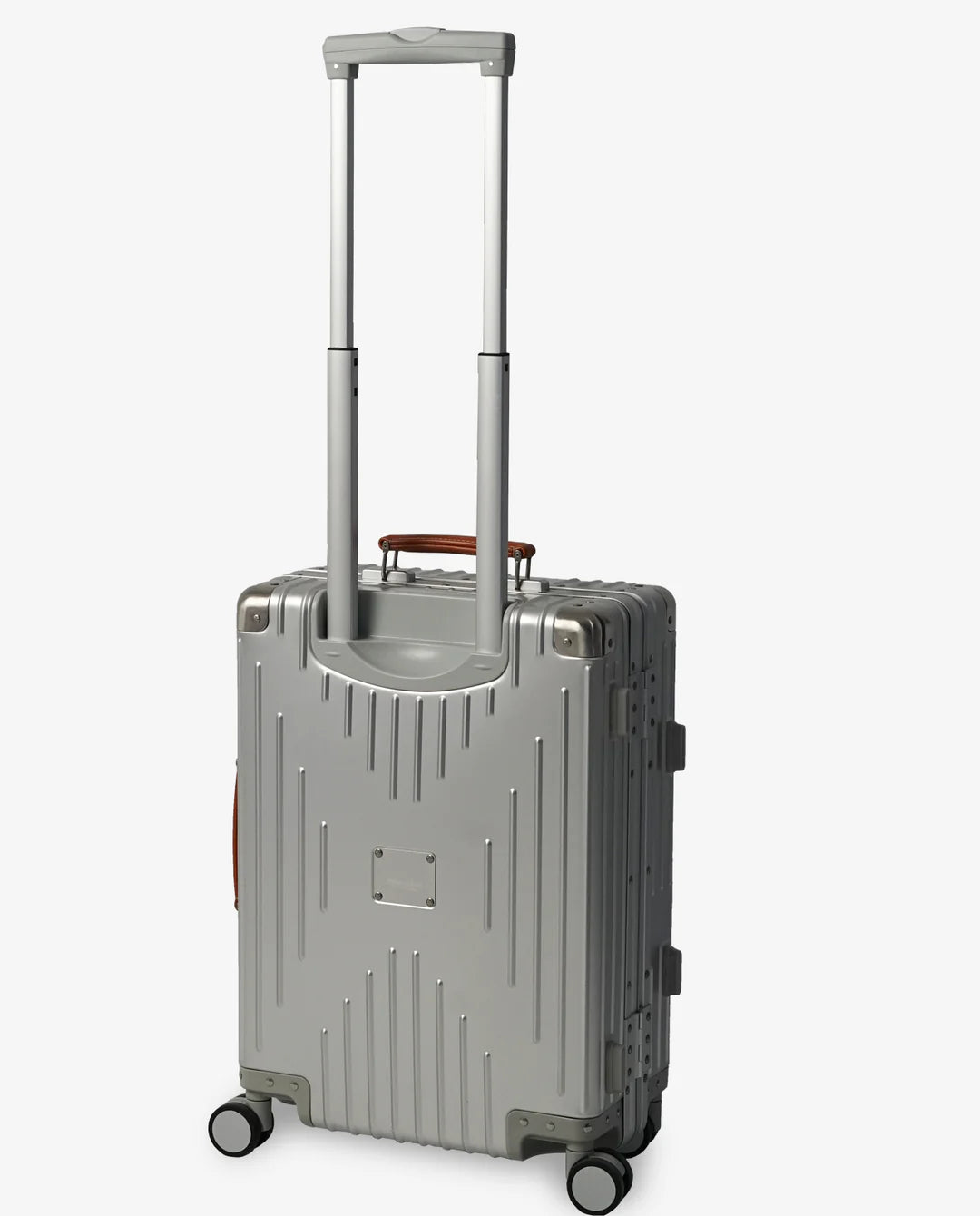他のsizeを使用した為イノベーター スーツケース アルミ 36L 新品未使用品 機内持込み可 送料込み